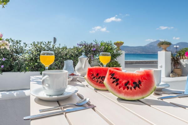 Daily buffet breakfast for a fee