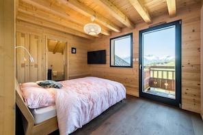5 bedrooms, free WiFi