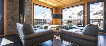 Gorgeous chalet up to 14 guests with swimming-pool