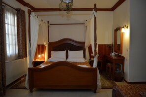 Deluxe tweepersoonskamer, bubbelbad | Lakens van Egyptisch katoen, luxe beddengoed, een minibar