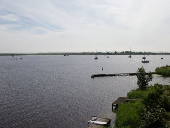 Exterior - Cozy Furnished House With a Terrace, on a Little Beach (Lauwersoog)