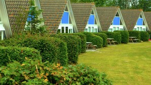 Exterior - Cozy Furnished House With a Terrace, on a Little Beach (Lauwersoog)
