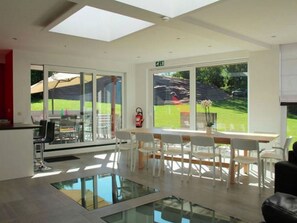 Dining - A Soulful Retreat Close to the Woods and Flowing River (Durbuy)