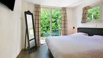 House | 3 bedrooms, individually furnished, bed sheets