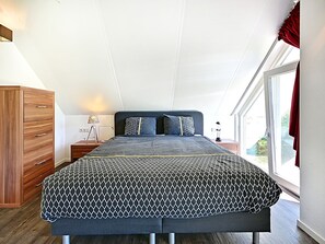 House | 3 bedrooms, individually furnished, bed sheets - Chalet in Reutum With Sauna and Nature (Reutum)