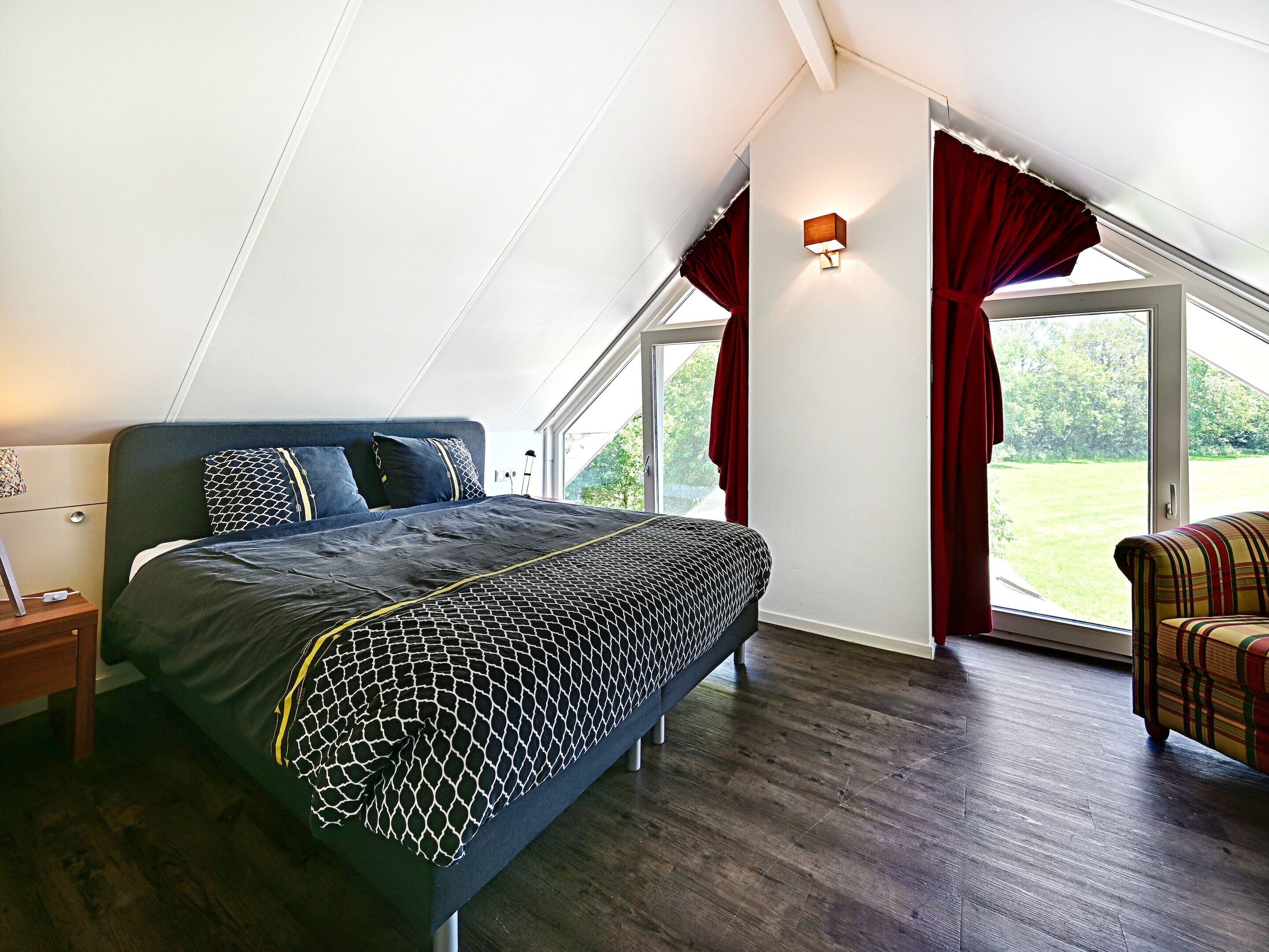 3 bedrooms, individually furnished, bed sheets