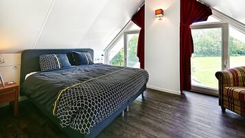 3 bedrooms, individually furnished, bed sheets