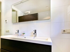 House | Bathroom - Chalet in Reutum With Sauna and Nature (Reutum)