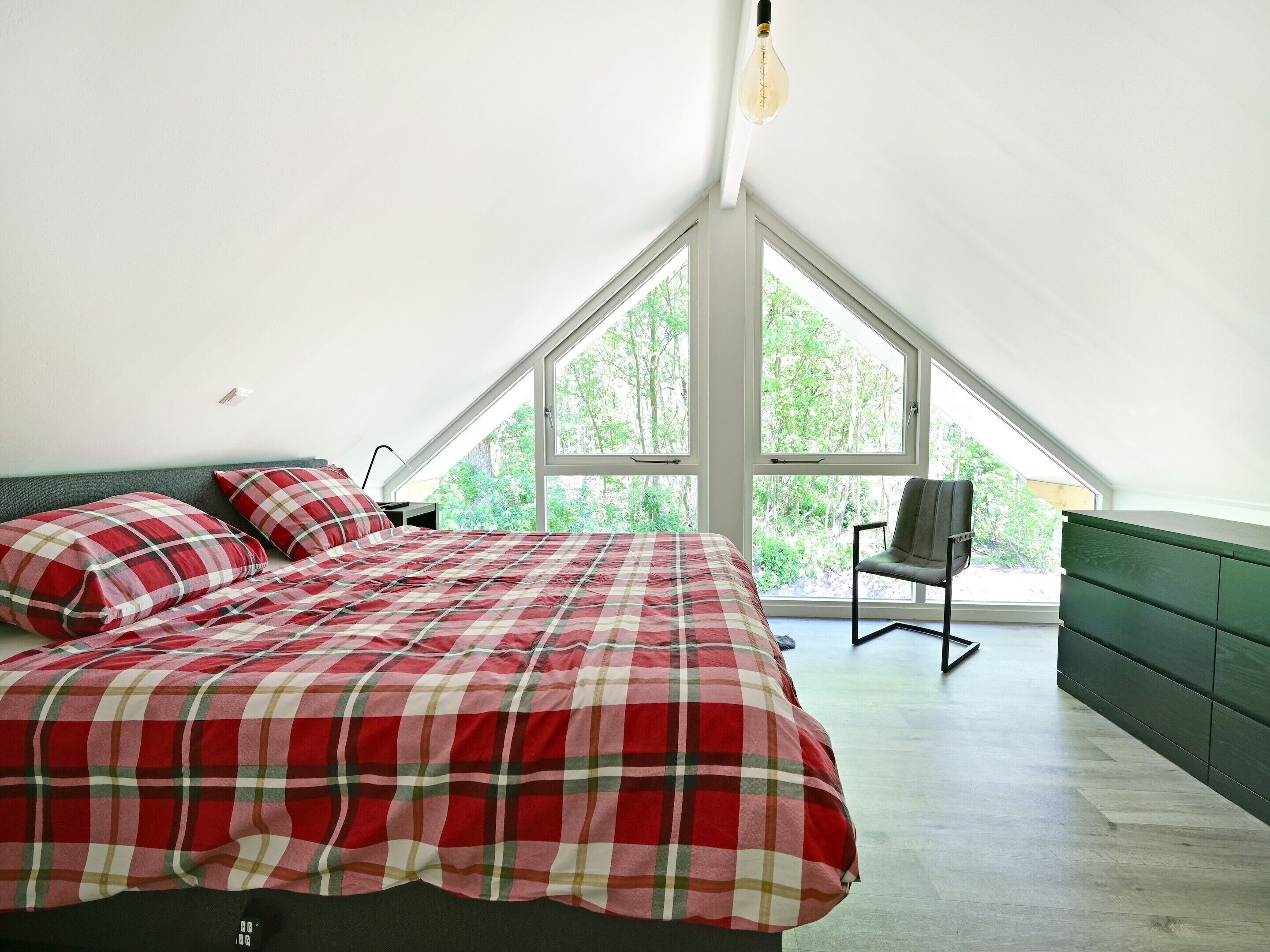 House | 3 bedrooms, individually furnished, bed sheets