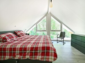 3 bedrooms, individually furnished, bed sheets - Chalet in Reutum With Sauna and Nature (Reutum)