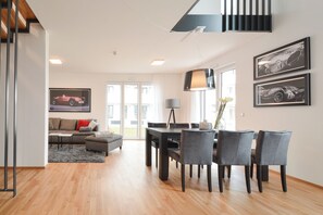 40-inch flat-screen TV with cable channels, LCD TV, heated floors