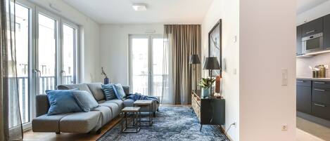 40-inch flat-screen TV with cable channels, LCD TV, heated floors