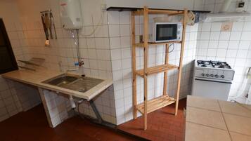 Ferienhaus | Eigene Küche | Kühlschrank, Mikrowelle, Ofen, Herdplatte