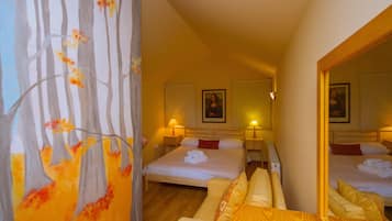 3 bedrooms, iron/ironing board, free cots/infant beds, free WiFi