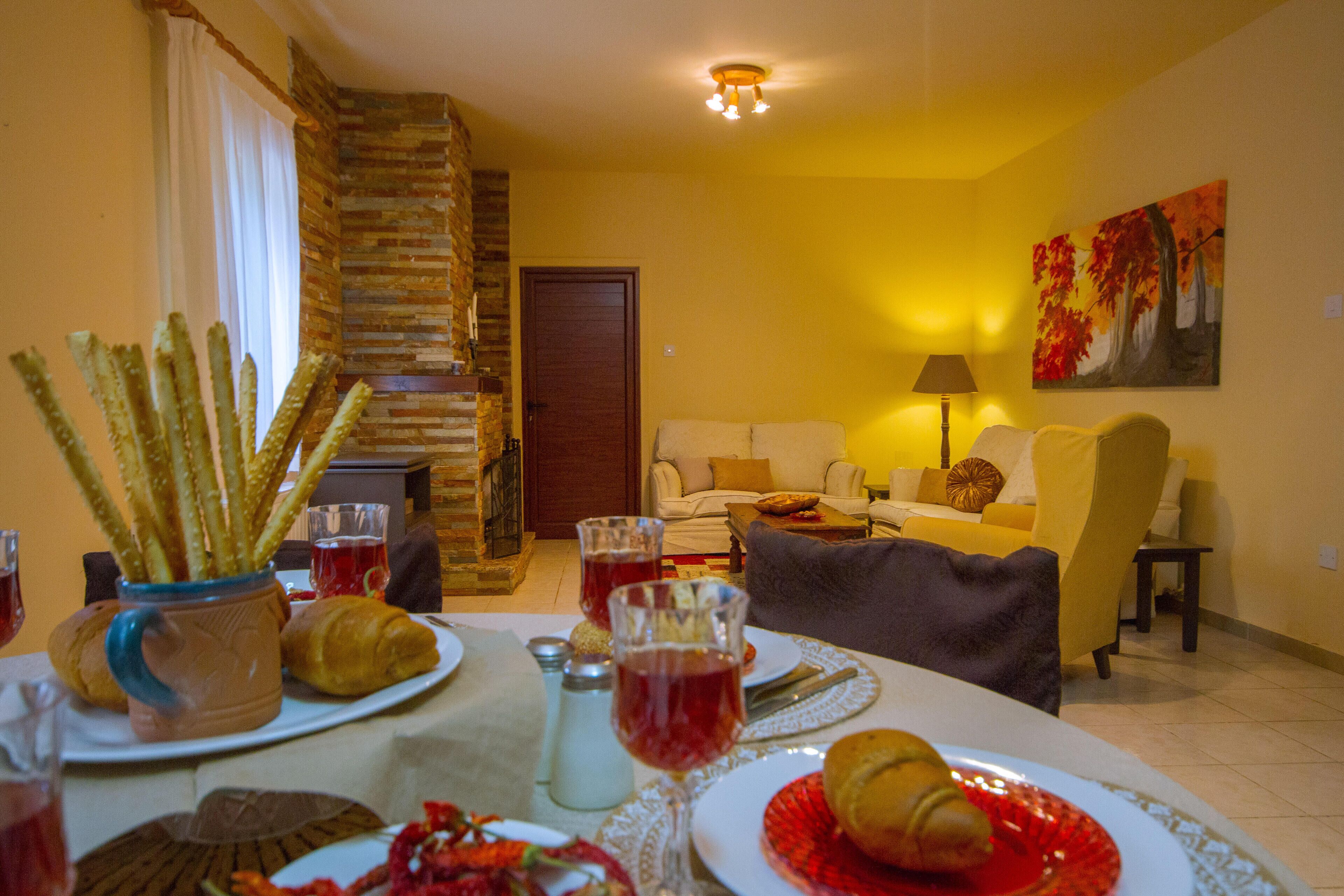 House | Living area | Flat-screen TV, fireplace