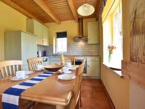 Dining - Charming Holiday Home in Rerik With Terrace (Rerik)