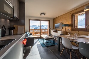 Interior - High-end apartment on the slopes, panoramic view- up to 10guests (LA TOUSSUIRE)