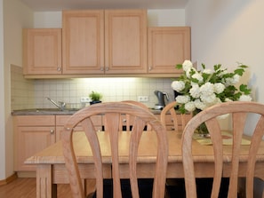 Apartment | Dining - Modern Apartment in Göhren Germany Near Baltic Sea Beach (Göhren)