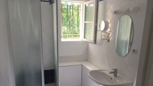 Unclassified image, 5 of 32, button - Charming House 300m Away From a 18 Holes Golf Course and Only 15 km From Orlã©ans (Donnery)