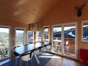 Chalet | Dining