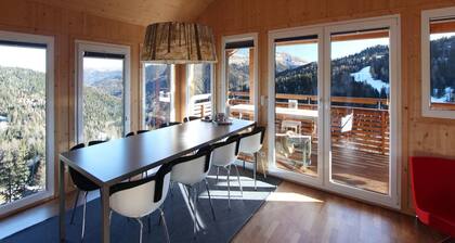 Lovely Chalet in Turracherhöhe with Sauna & Indoor Hot Tub