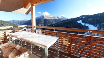 Chalet | Dining
