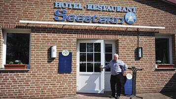 Pintu masuk hartanah