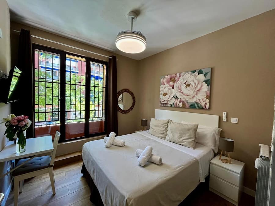 Habitación estándar doble, baño privado | Decoración individual, escritorio, espacio para trabajar con un portátil