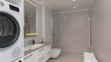 Appartement Deluxe, 2 chambres | Salle de bain
