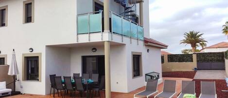 室外泳池、暖水池;躺椅