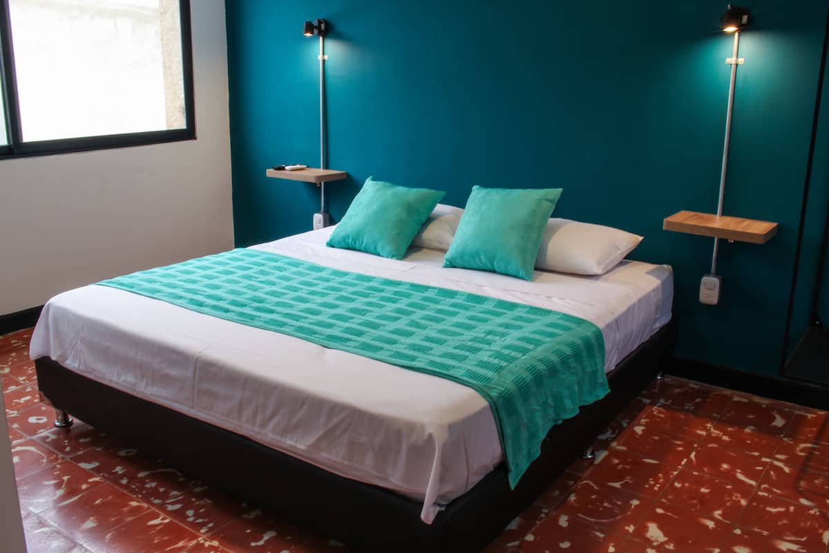 Family Room | Blackout drapes, WiFi (free), bed sheets