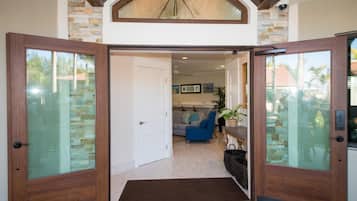 Condo, 2 Bedrooms | Exterior