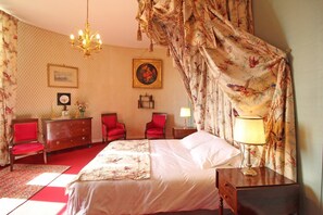 Comfort Suite (De la Tour) | Egyptian cotton sheets, premium bedding, individually decorated - Domaine de Bort (Saint-Priest-Taurion)