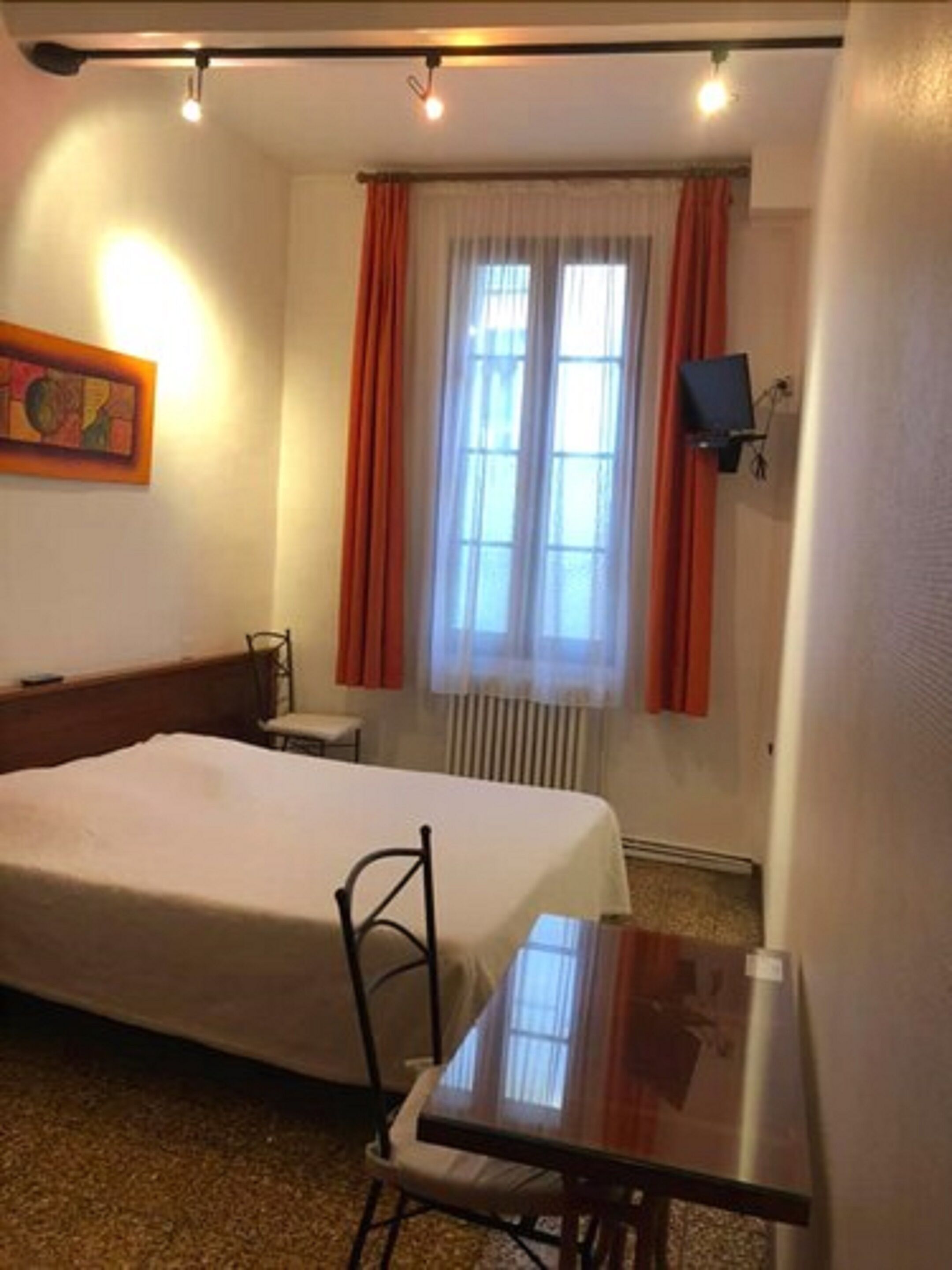 double room | soundproofing, free wifi, bed sheets