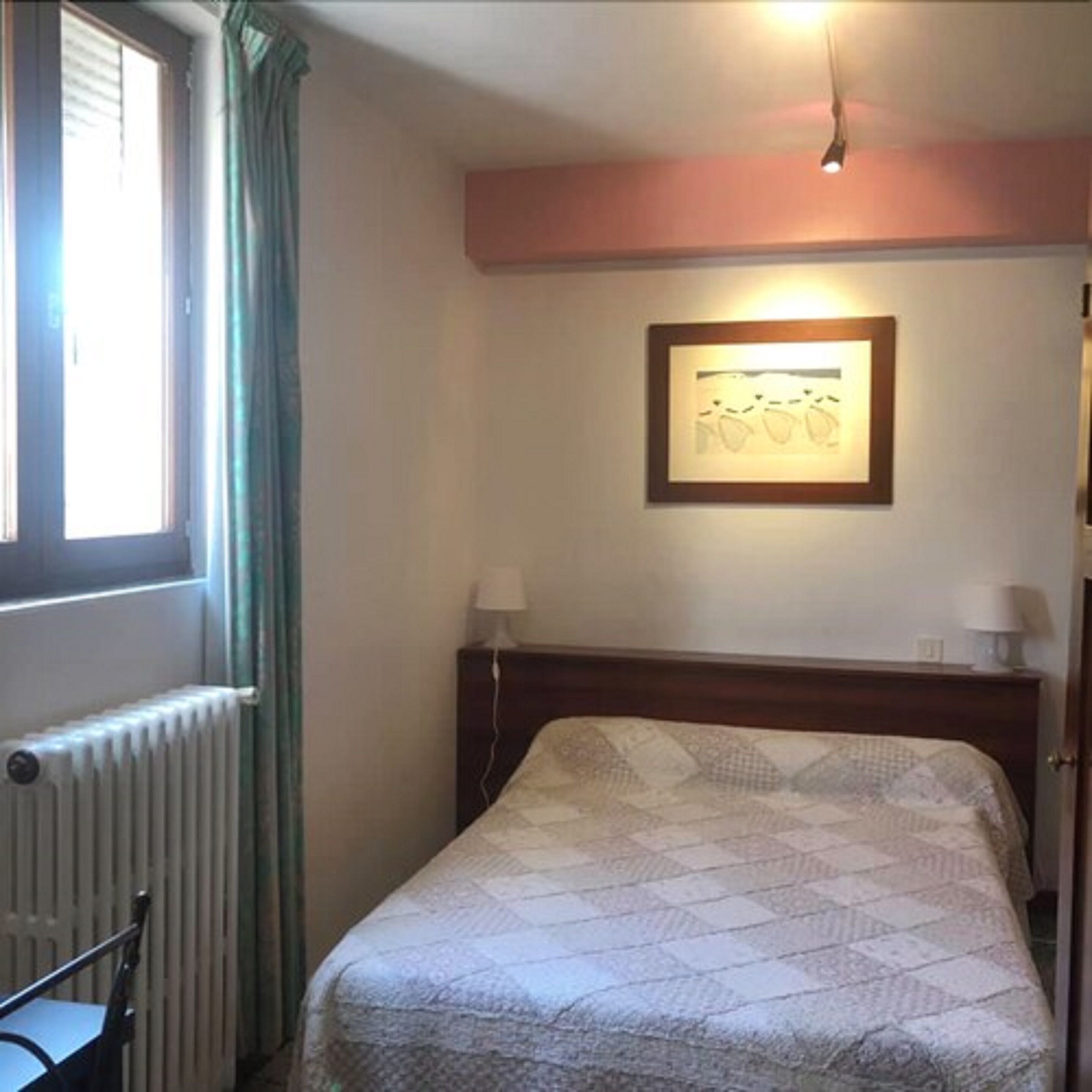double room | soundproofing, free wifi, bed sheets