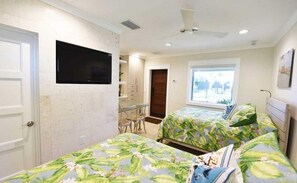 Room - Rod and Reel Resort Room 3 (Anna Maria)