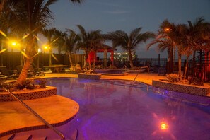 Condo, 2 habitaciones | Alberca | Alberca al aire libre 