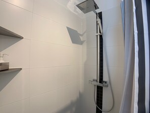 Bathroom shower - Penthousewohnung 'Goldsteinkoje' (Bad Nauheim)