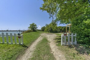 Cabaña, 3 habitaciones | Jardines del alojamiento