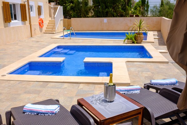 Outdoor pool - Castell des Paradís - Family villa near the sea (Portopetro)