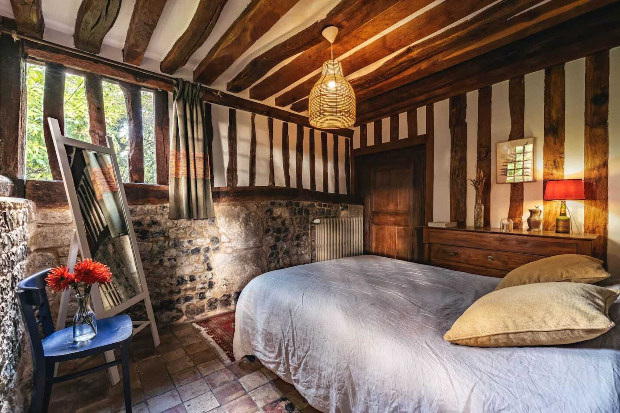 4 bedrooms, iron/ironing board, travel cot, free WiFi