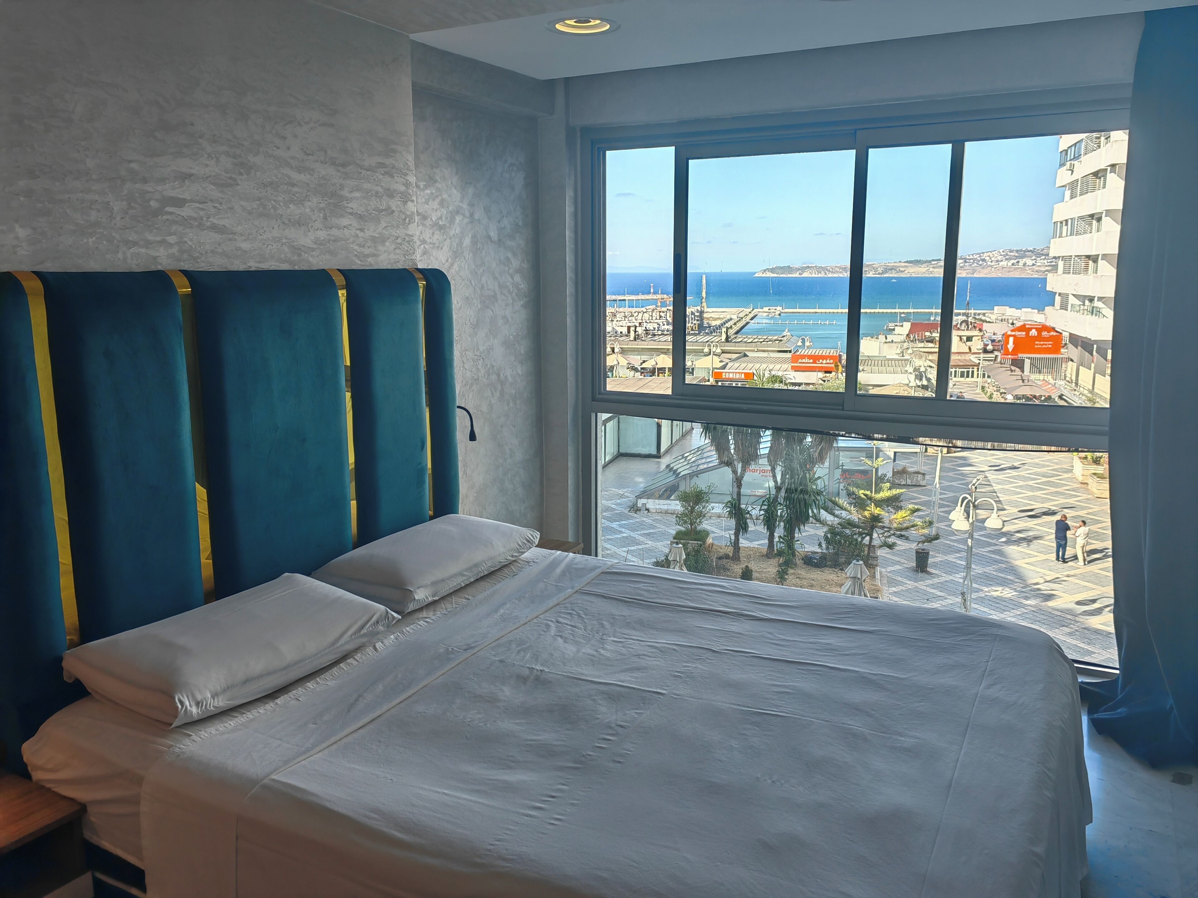 Luksusrom, 1 kingsize-seng, sjøutsikt | Individuelt dekorert, skrivebord for bærbar PC og lydisolert