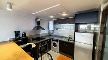 Signature Apartment, 1 Bedroom, Sea View | Private kitchen