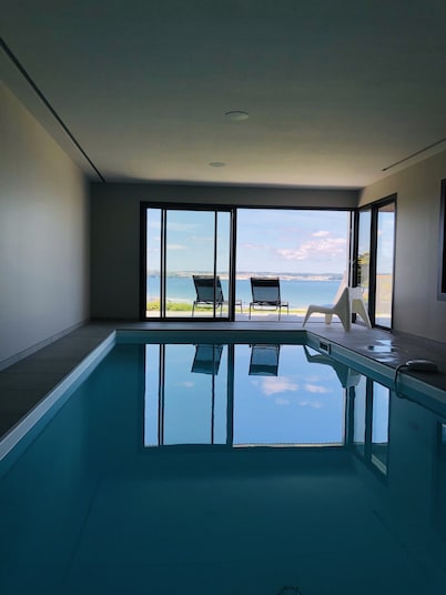 5-STAR VILLA WITH SEA VIEW AND INDOOR POOL <>IMMEDIATE PROXIMITY TO THE BEACH