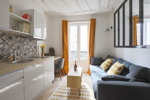 Signature Quadruple Room | Living room - Le Matissia (Paris)