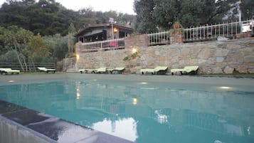 Seasonal outdoor pool