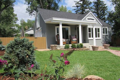 Really Nicely Done! True Vacation Home. Mountain Views. Dog Friendly.
