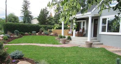 Really Nicely Done! True Vacation Home. Mountain Views. Dog Friendly.