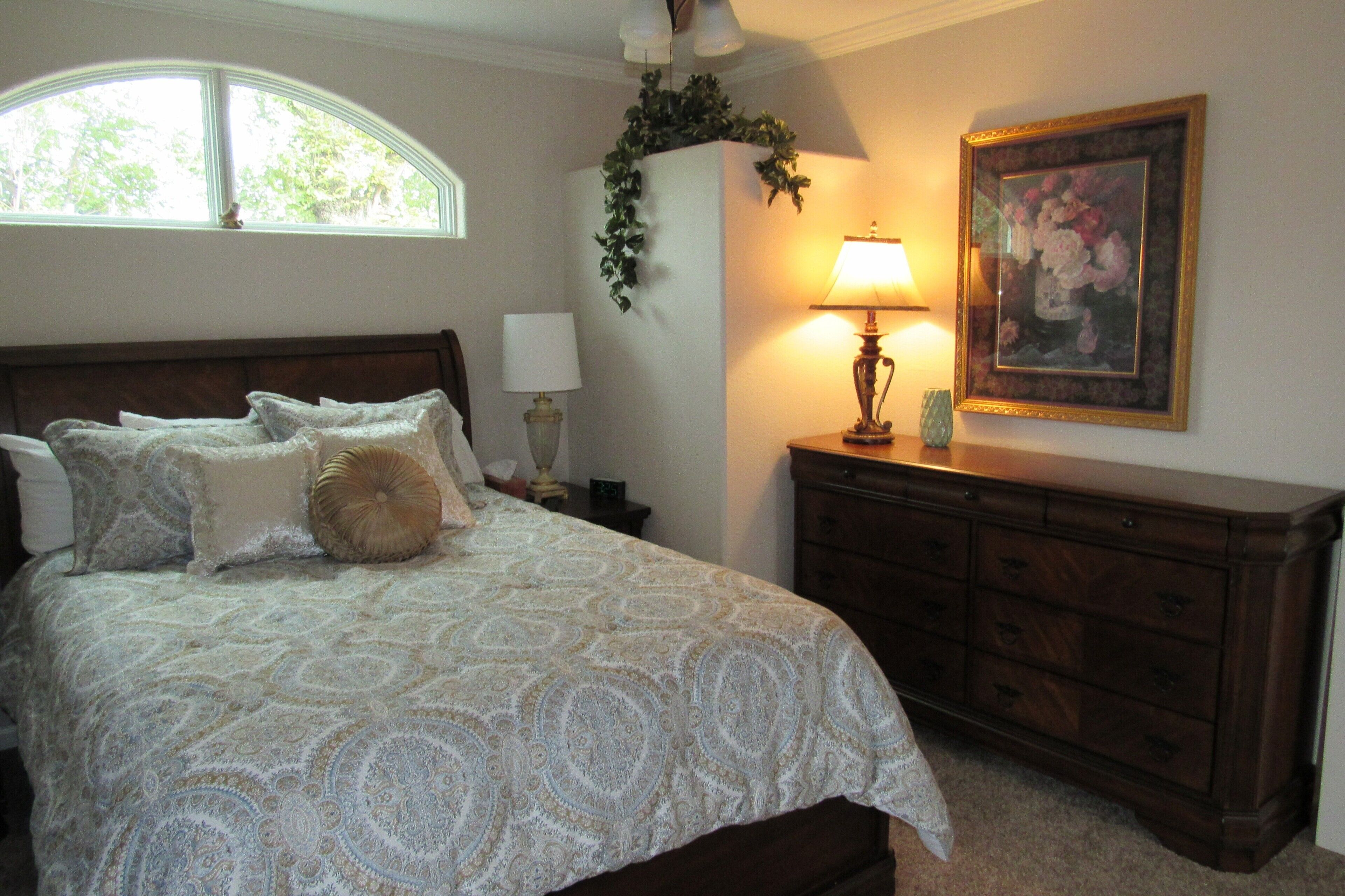 2 bedrooms, iron/ironing board, WiFi (free), bed sheets