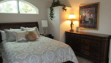 2 bedrooms, iron/ironing board, WiFi (free), bed sheets